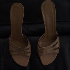 Kenneth Cole slip on leather sandals new.